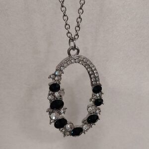 Silver Tone Oval Rhinestone and Black Gemstone Pendant Chain Necklace